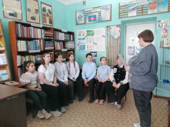 книжная выставка «Космическая одиссея». 